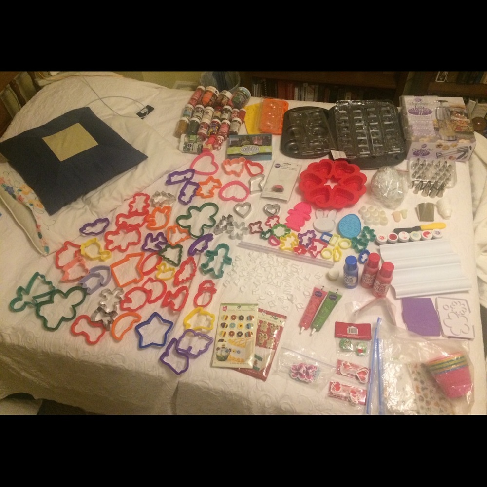 HUGE Baking/Cake Decorating Supplies Lot